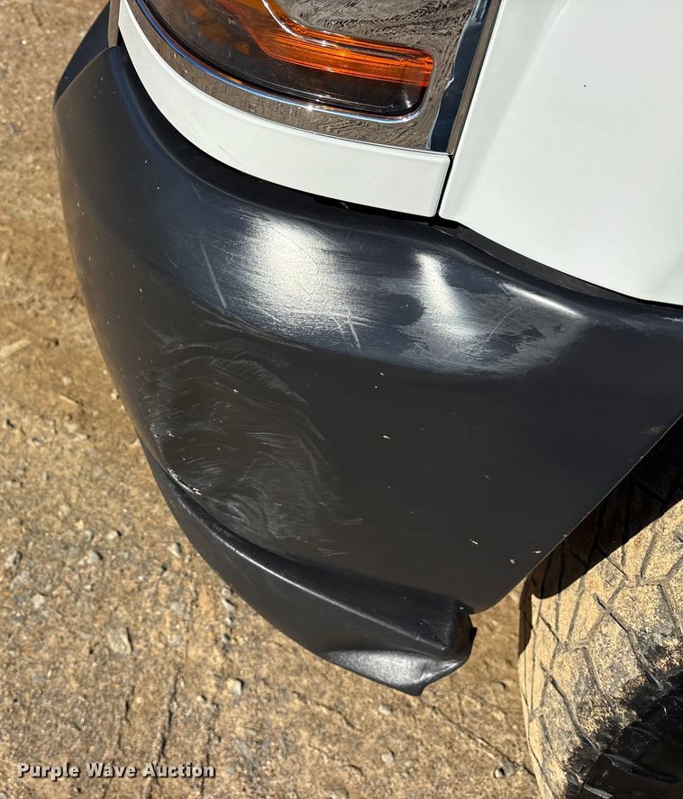 image for item ET7345 2019 Chevrolet Silverado 1500 Ext. Cab pickup truck