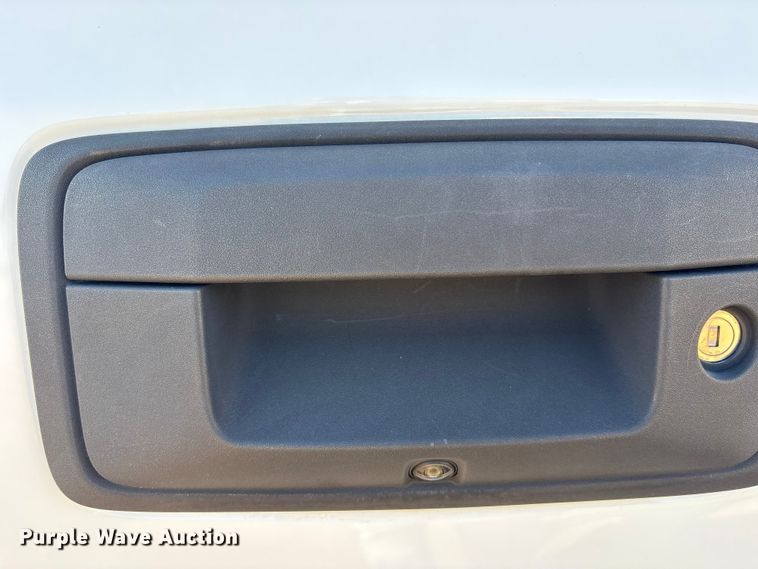 image for item ET7345 2019 Chevrolet Silverado 1500 Ext. Cab pickup truck