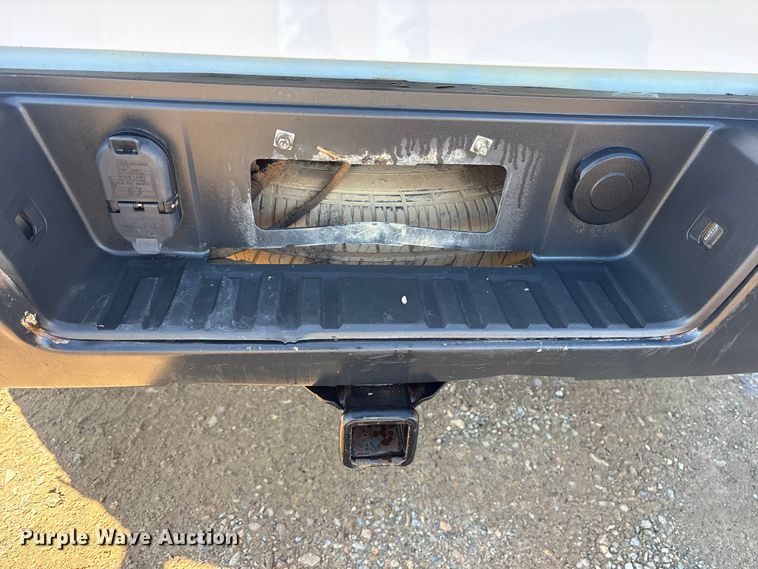 image for item ET7345 2019 Chevrolet Silverado 1500 Ext. Cab pickup truck