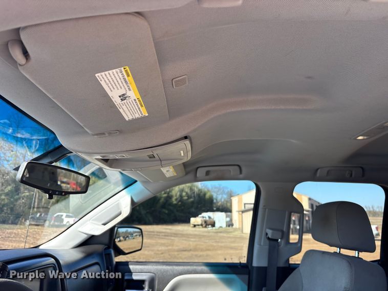 image for item ET7345 2019 Chevrolet Silverado 1500 Ext. Cab pickup truck