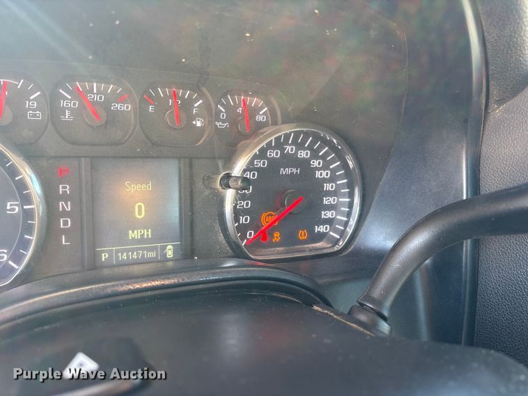 image for item ET7345 2019 Chevrolet Silverado 1500 Ext. Cab pickup truck