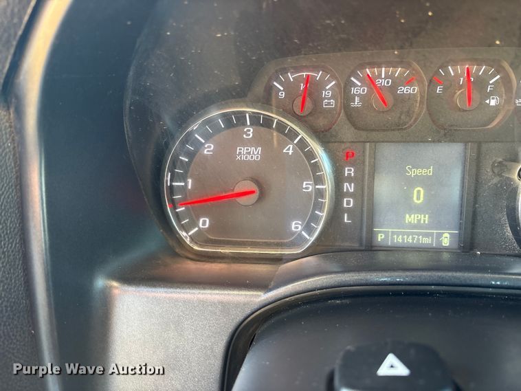 image for item ET7345 2019 Chevrolet Silverado 1500 Ext. Cab pickup truck