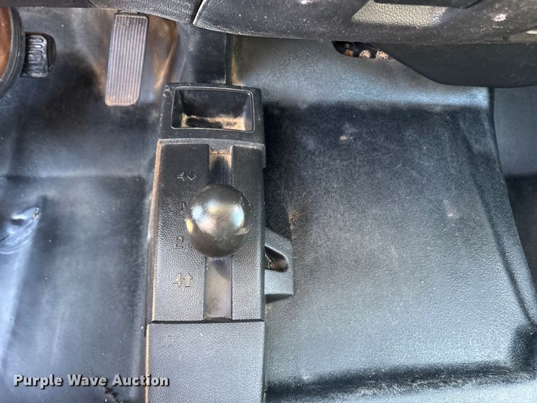 image for item ET7345 2019 Chevrolet Silverado 1500 Ext. Cab pickup truck