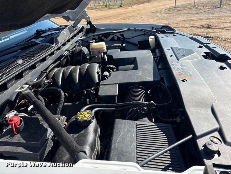 image for item ET7345 2019 Chevrolet Silverado 1500 Ext. Cab pickup truck