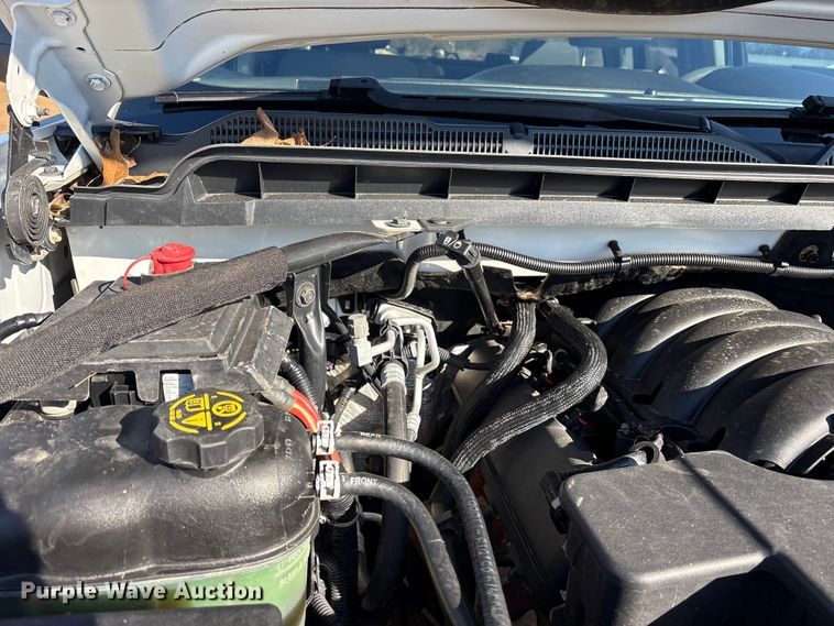 image for item ET7345 2019 Chevrolet Silverado 1500 Ext. Cab pickup truck