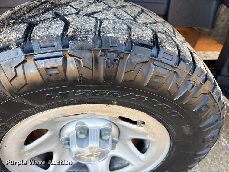 image for item ET7345 2019 Chevrolet Silverado 1500 Ext. Cab pickup truck