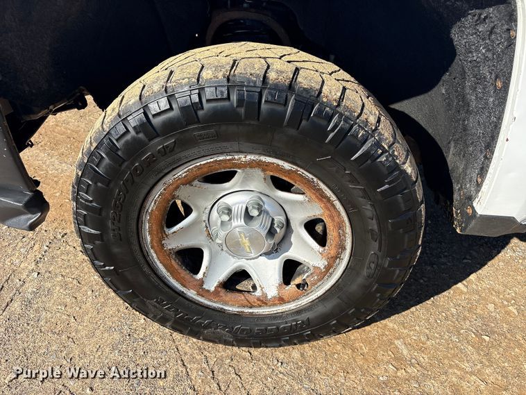 image for item ET7345 2019 Chevrolet Silverado 1500 Ext. Cab pickup truck