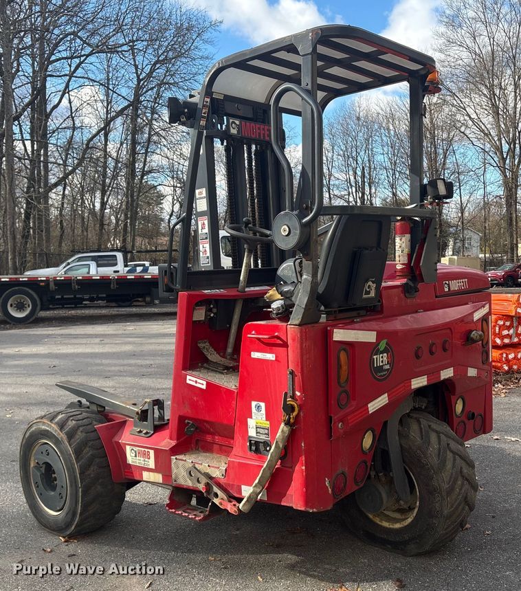 image for item ET8625 2016 Moffett M85501 forklift