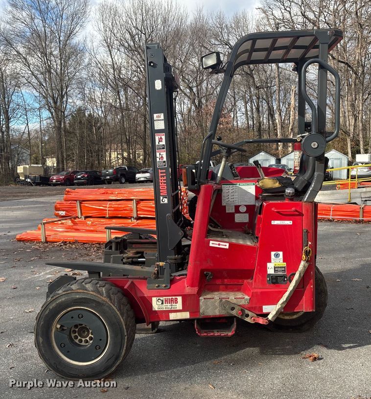 image for item ET8625 2016 Moffett M85501 forklift