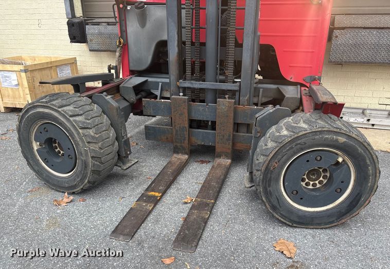 image for item ET8625 2016 Moffett M85501 forklift