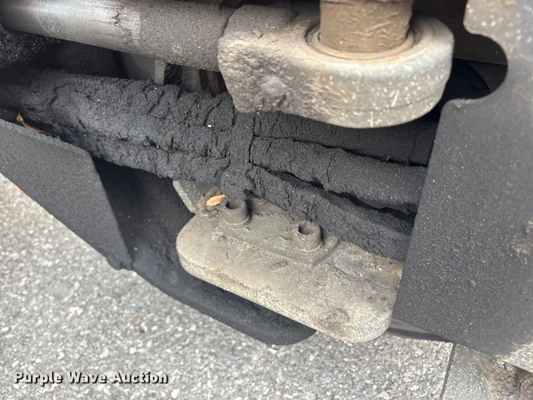 image for item ET8625 2016 Moffett M85501 forklift