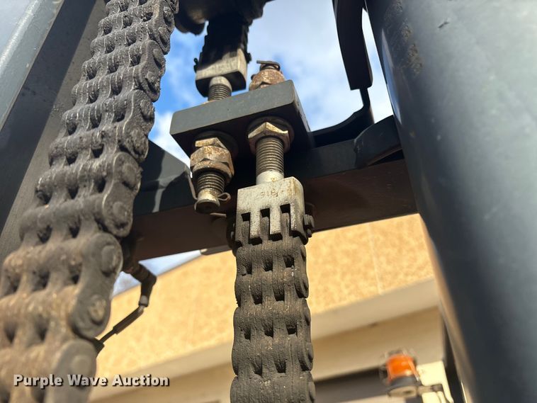 image for item ET8625 2016 Moffett M85501 forklift