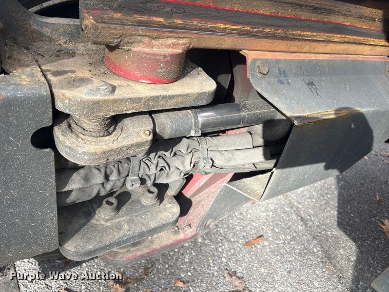 image for item ET8625 2016 Moffett M85501 forklift