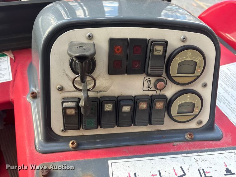 image for item ET8625 2016 Moffett M85501 forklift