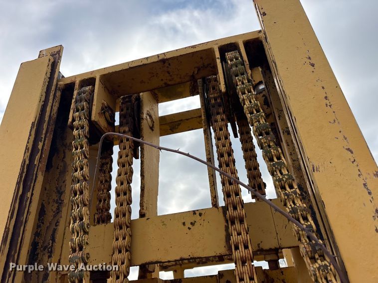 image for item EU0177 Case forklift