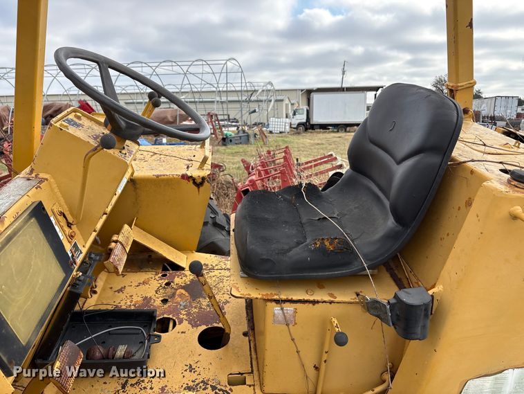 image for item EU0177 Case forklift