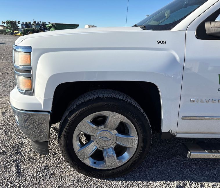 image for item EU4746 2014 Chevrolet Silverado 1500 Crew Cab pickup truck