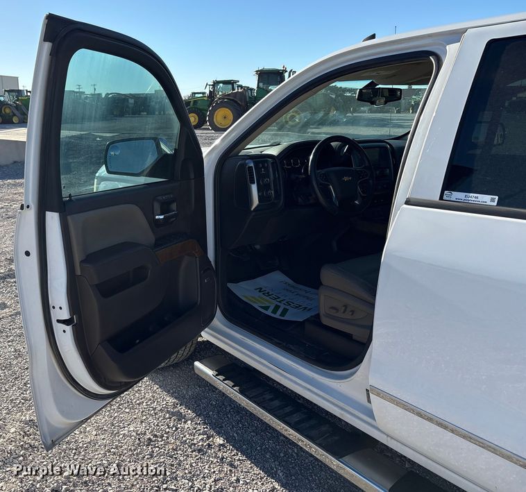 image for item EU4746 2014 Chevrolet Silverado 1500 Crew Cab pickup truck