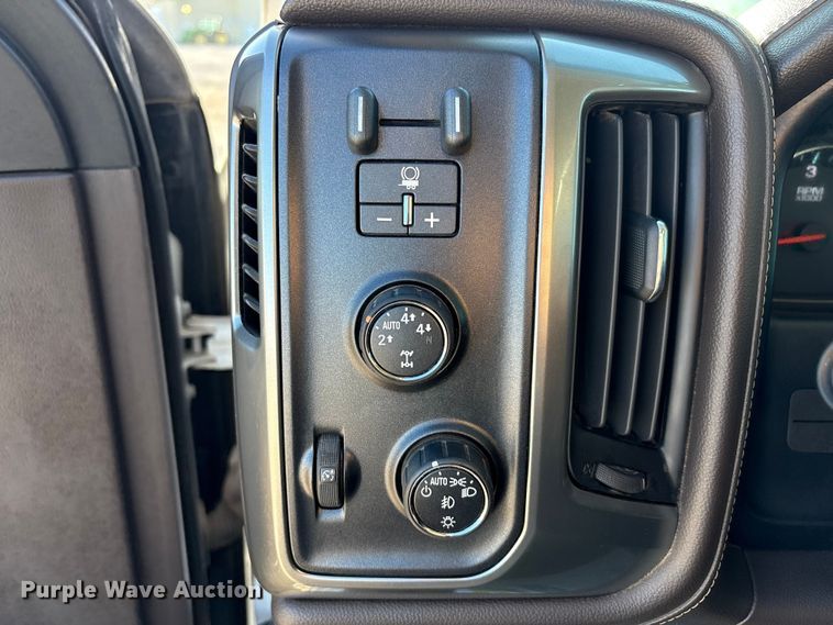 image for item EU4746 2014 Chevrolet Silverado 1500 Crew Cab pickup truck