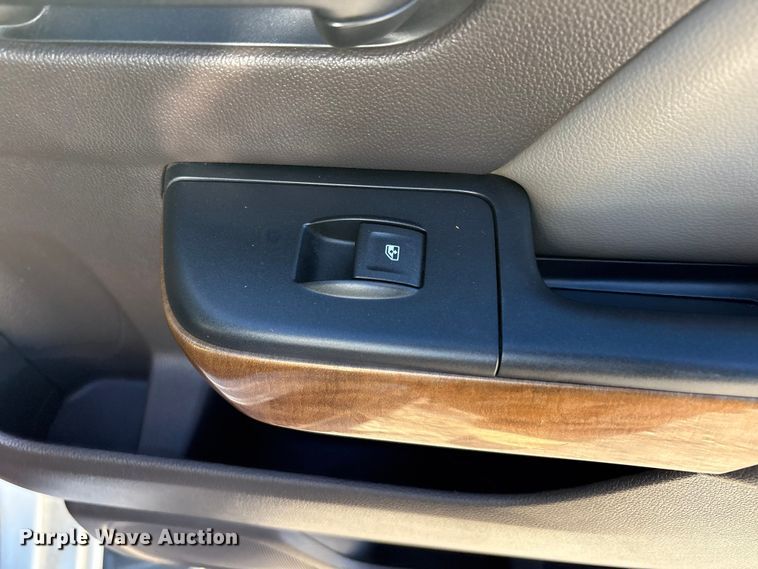 image for item EU4746 2014 Chevrolet Silverado 1500 Crew Cab pickup truck