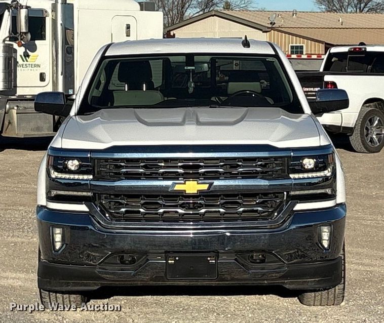 image for item EU4747 2017 Chevrolet Silverado 1500 Crew Cab pickup truck