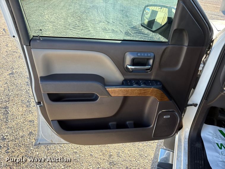 image for item EU4747 2017 Chevrolet Silverado 1500 Crew Cab pickup truck