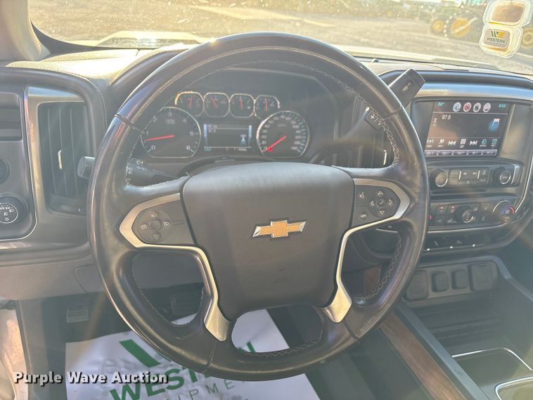 image for item EU4747 2017 Chevrolet Silverado 1500 Crew Cab pickup truck