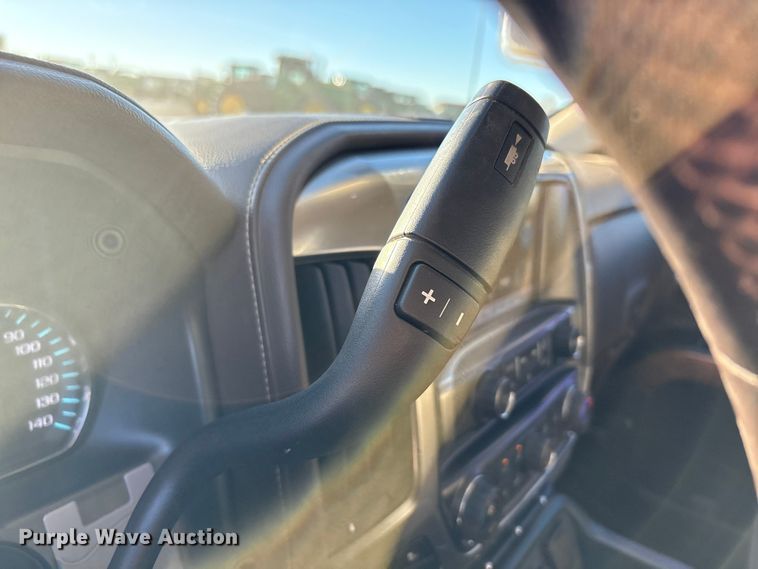 image for item EU4747 2017 Chevrolet Silverado 1500 Crew Cab pickup truck