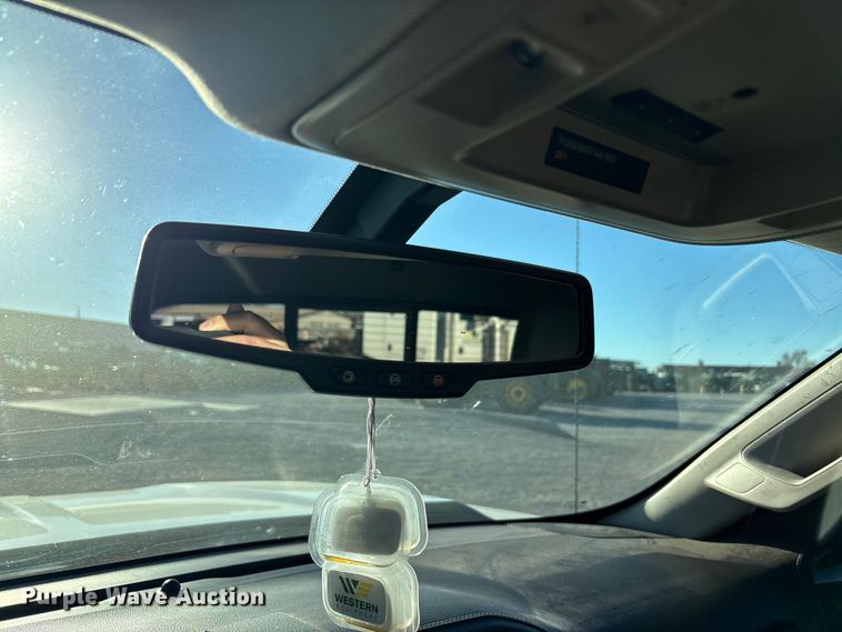 image for item EU4747 2017 Chevrolet Silverado 1500 Crew Cab pickup truck