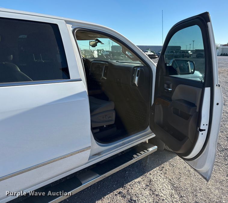 image for item EU4747 2017 Chevrolet Silverado 1500 Crew Cab pickup truck