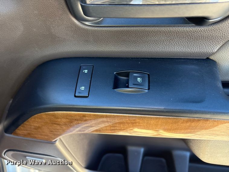 image for item EU4747 2017 Chevrolet Silverado 1500 Crew Cab pickup truck