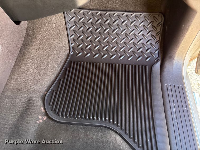 image for item EU4747 2017 Chevrolet Silverado 1500 Crew Cab pickup truck