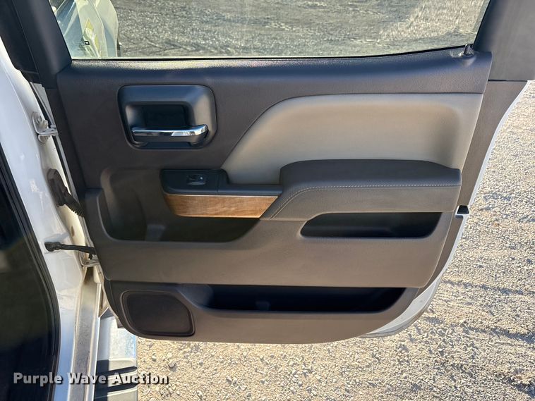 image for item EU4747 2017 Chevrolet Silverado 1500 Crew Cab pickup truck