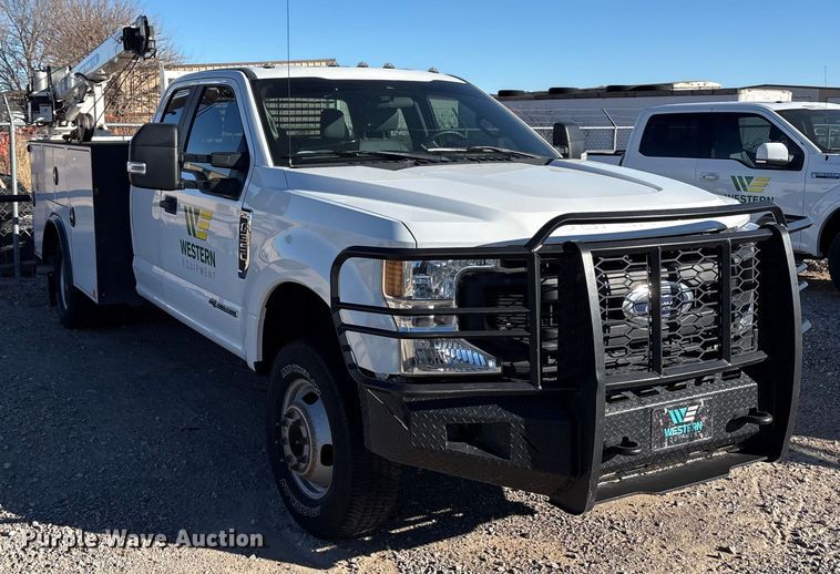 image for item EU4748 2020 Ford F350 Super Duty Ext. Cab utility bed pickup truck