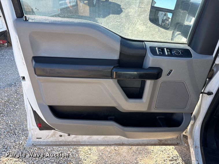 image for item EU4748 2020 Ford F350 Super Duty Ext. Cab utility bed pickup truck