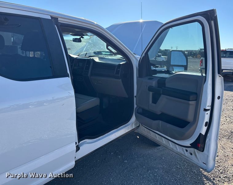 image for item EU4748 2020 Ford F350 Super Duty Ext. Cab utility bed pickup truck