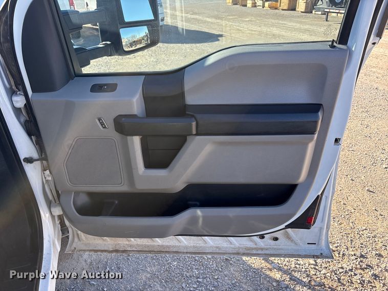 image for item EU4748 2020 Ford F350 Super Duty Ext. Cab utility bed pickup truck