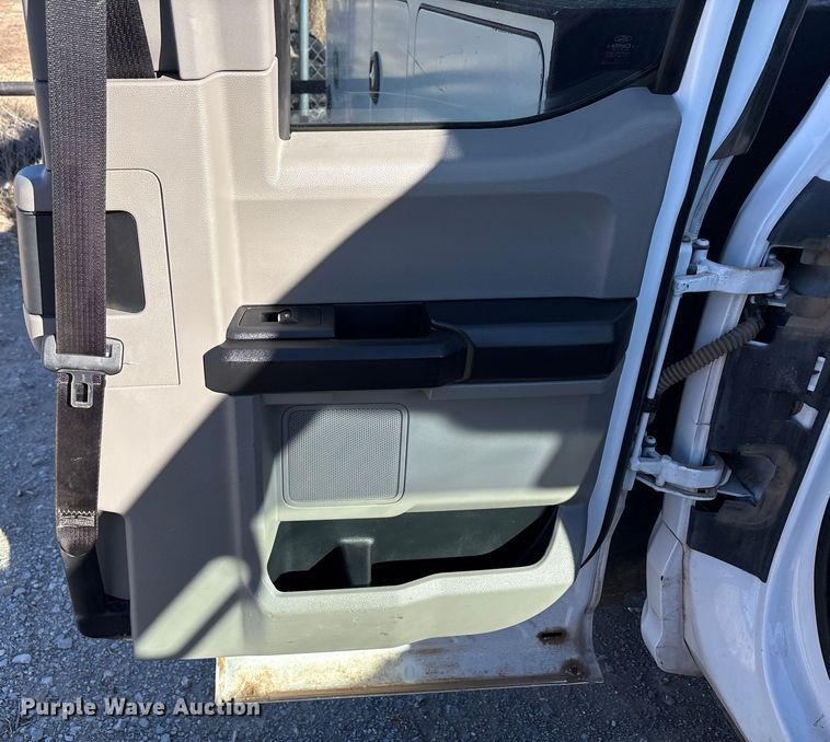 image for item EU4748 2020 Ford F350 Super Duty Ext. Cab utility bed pickup truck