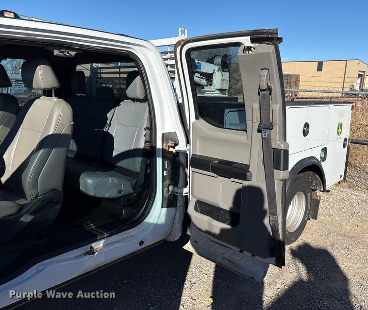 image for item EU4748 2020 Ford F350 Super Duty Ext. Cab utility bed pickup truck