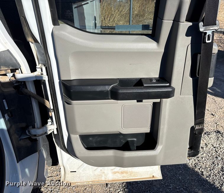 image for item EU4748 2020 Ford F350 Super Duty Ext. Cab utility bed pickup truck