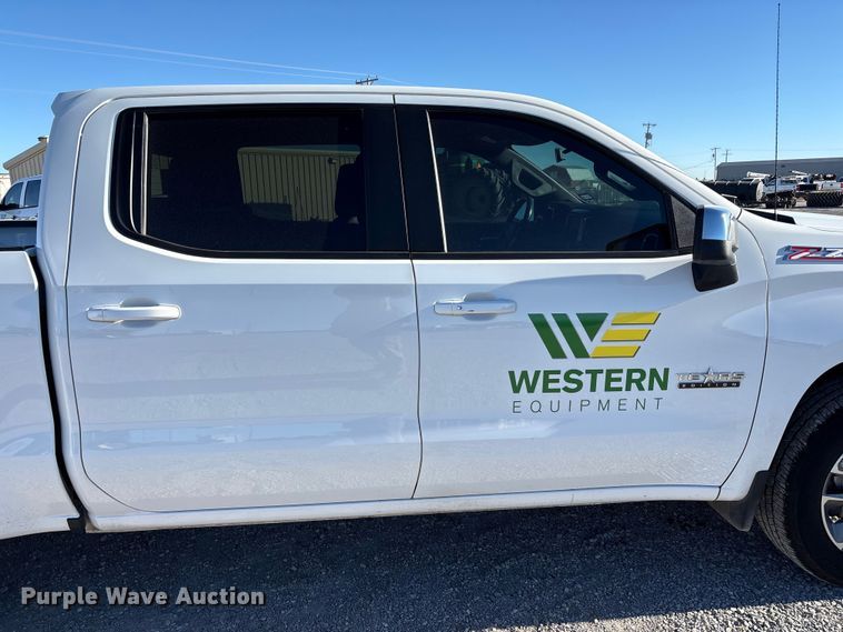 image for item EU4749 2021 Chevrolet Silverado 1500 Crew Cab pickup truck