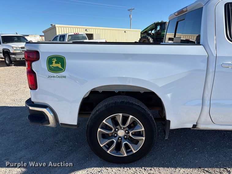 image for item EU4749 2021 Chevrolet Silverado 1500 Crew Cab pickup truck