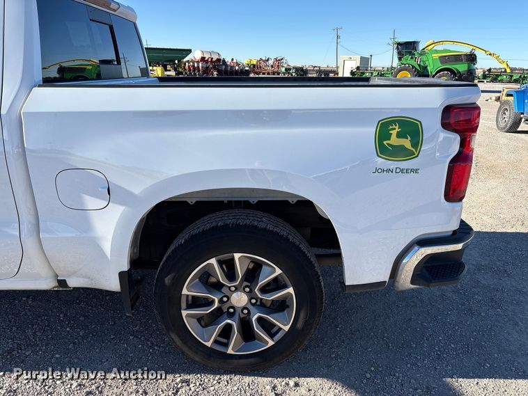 image for item EU4749 2021 Chevrolet Silverado 1500 Crew Cab pickup truck