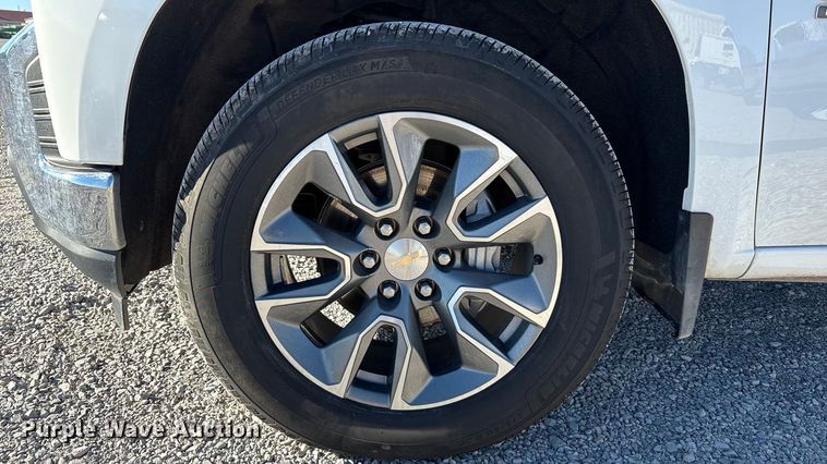 image for item EU4749 2021 Chevrolet Silverado 1500 Crew Cab pickup truck