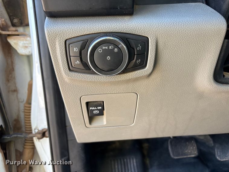 image for item EU4751 2015 Ford F150 Ext. Cab pickup truck