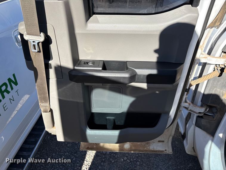 image for item EU4751 2015 Ford F150 Ext. Cab pickup truck