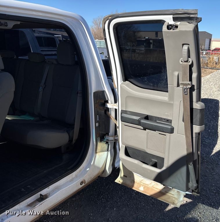 image for item EU4751 2015 Ford F150 Ext. Cab pickup truck