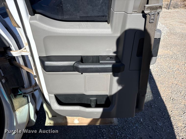 image for item EU4751 2015 Ford F150 Ext. Cab pickup truck