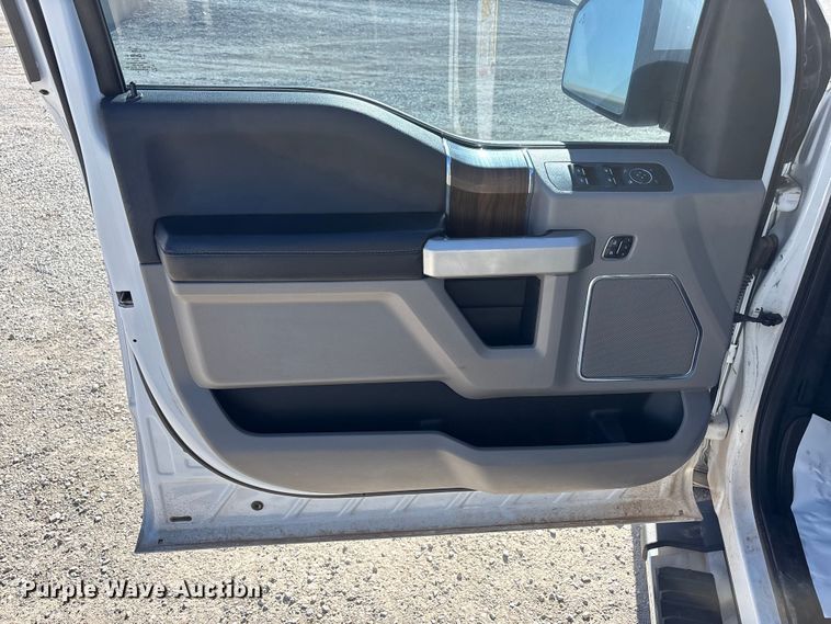 image for item EU4752 2015 Ford F150 Crew Cab pickup truck