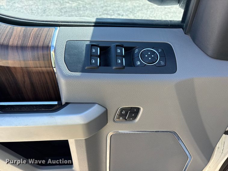 image for item EU4752 2015 Ford F150 Crew Cab pickup truck